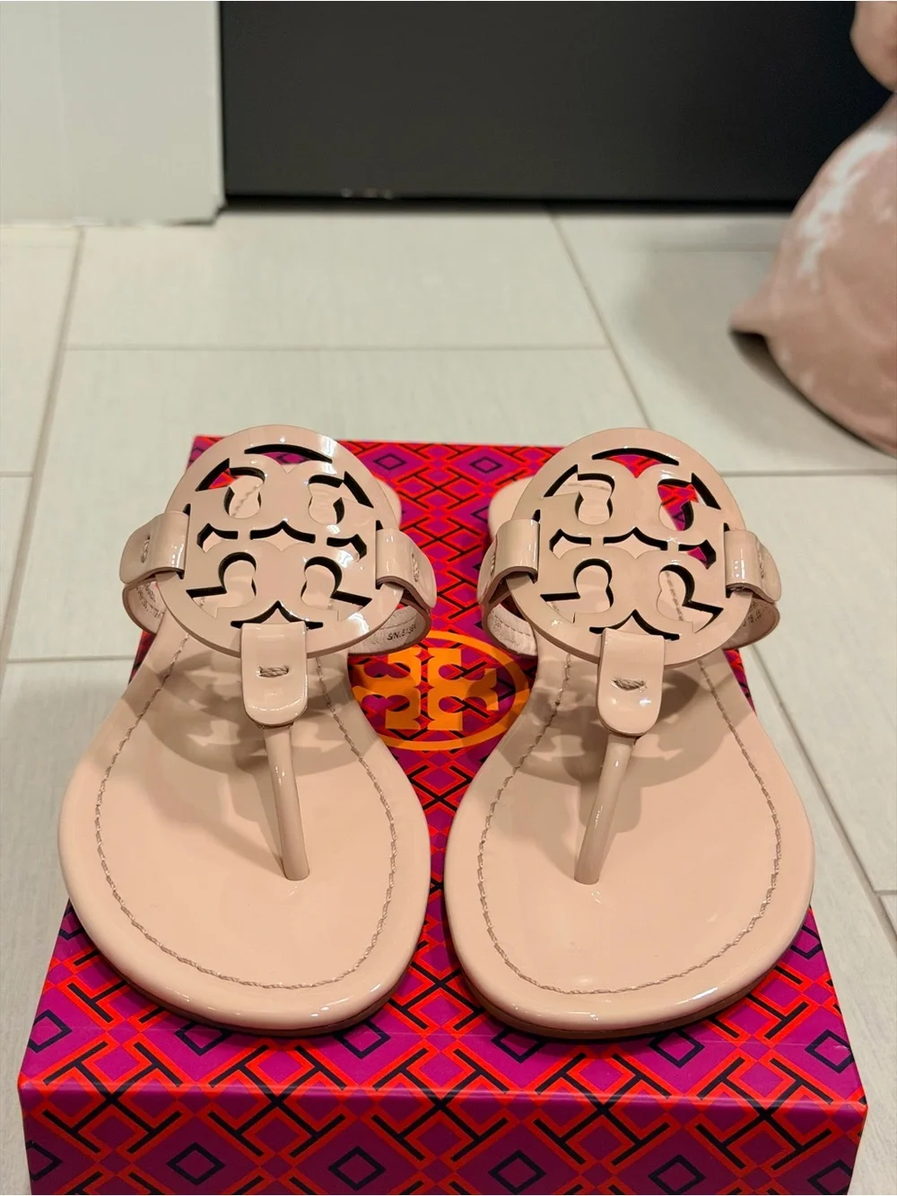 Tory Burch Patent Leather Miller Sandals in Sea Shell Pink